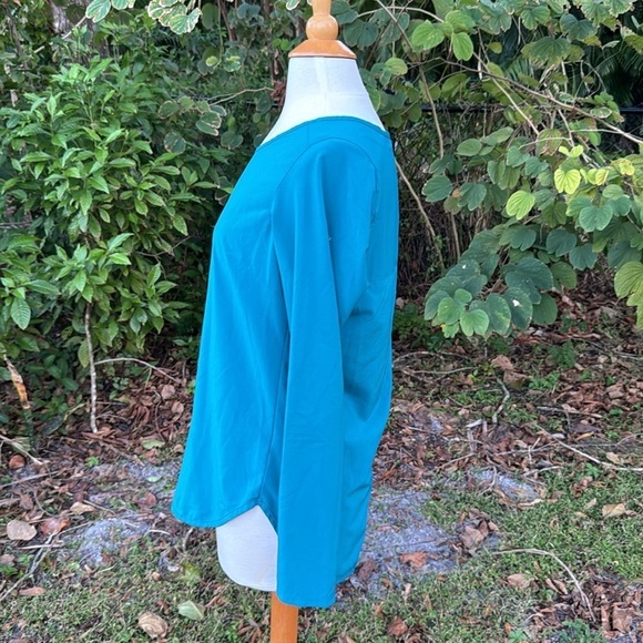 Columbia split back long sleeve top, size small - Picture 2 of 6